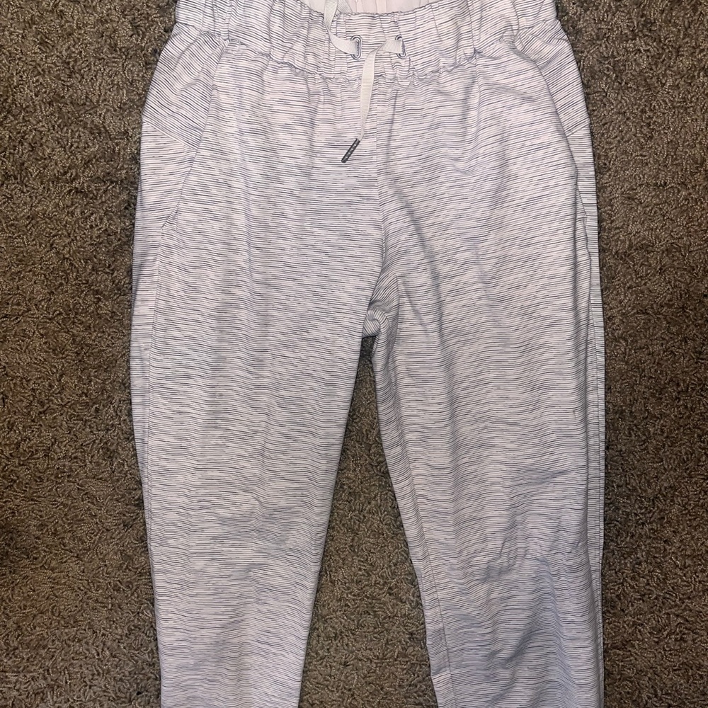 Lulu joggers